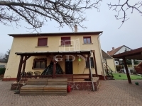 For sale family house Pécel, 183m2