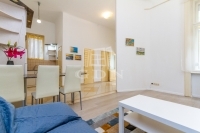 Eladó lakás (téglaépítésű) Budapest VI. kerület, 65m2